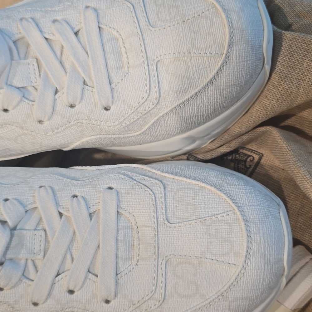 Gucci Women's Exclusive GG Rhyton sneaker size 37.5 - Picture 6 of 10